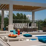 Blue Ivy With Heated Pool Villa *