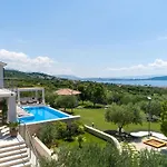 Blue Ivy With Heated Pool Villa Kaštela