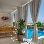 Villa Blue Ivy With Heated Pool *