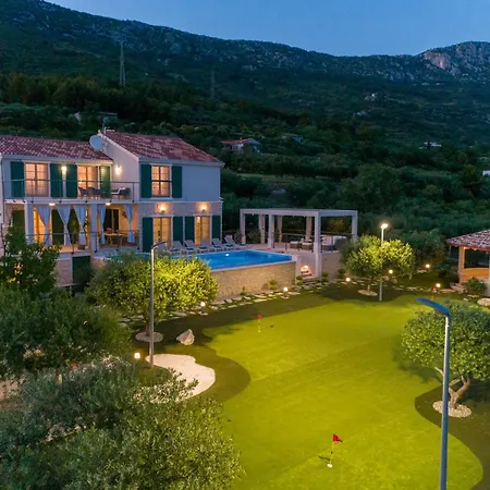 Blue Ivy With Heated Pool *