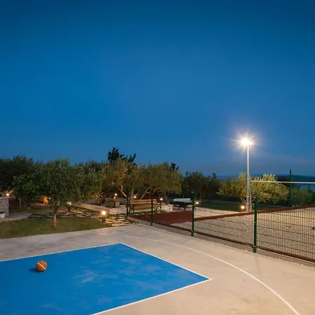 Blue Ivy With Heated Pool 别墅 Kaštela
