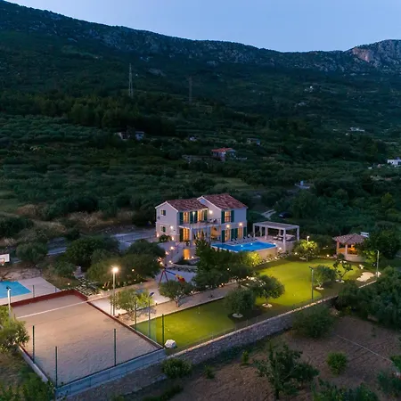 וילה Blue Ivy With Heated Pool