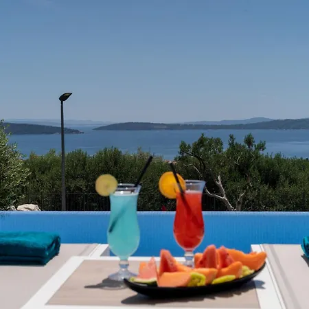 别墅 Blue Ivy With Heated Pool Kaštela
