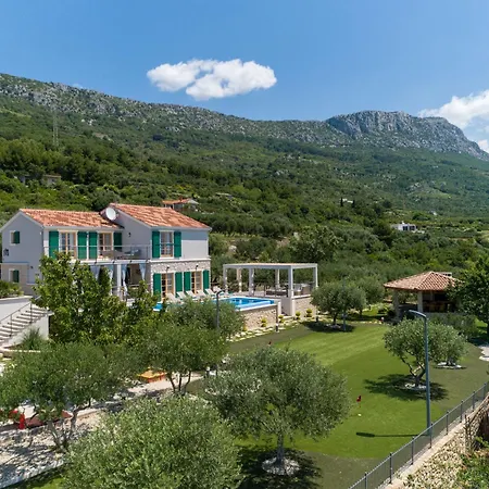Blue Ivy With Heated Pool *