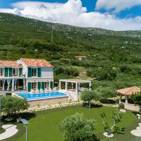Вилла Blue Ivy With Heated Pool