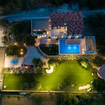 Blue Ivy With Heated Pool *