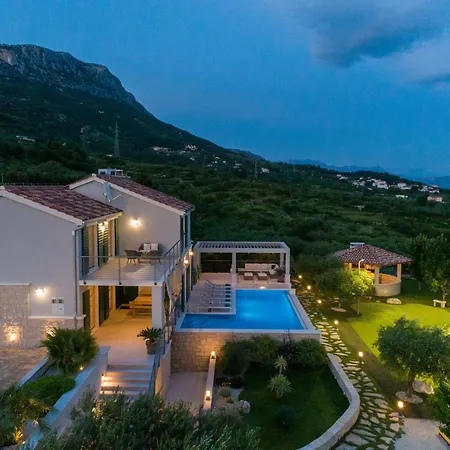 Blue Ivy With Heated Pool *