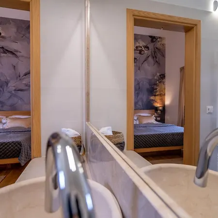 Вилла Blue Ivy With Heated Pool Каштела