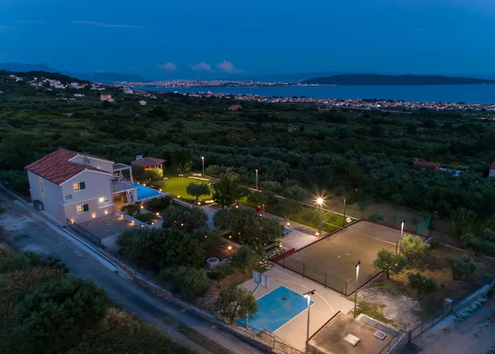 Blue Ivy With Heated Pool * Kaštela