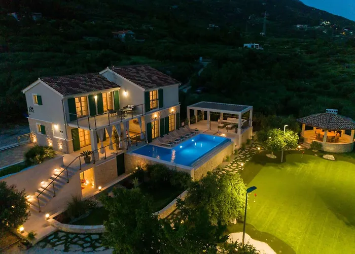 Blue Ivy With Heated Pool * Kaštela