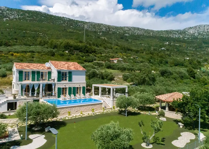 וילה Blue Ivy With Heated Pool