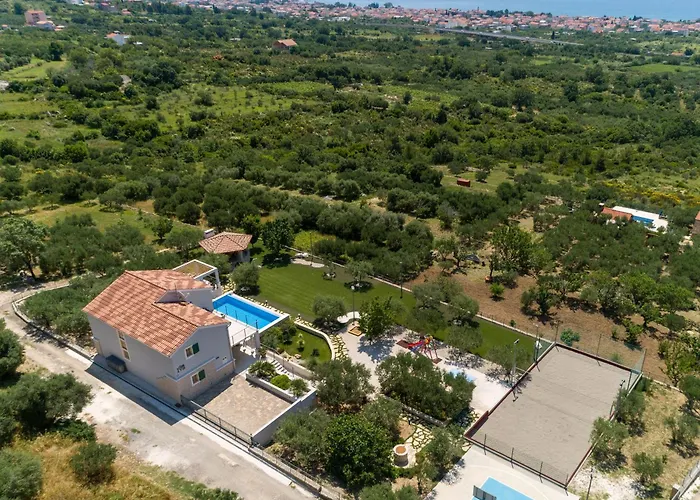 וילה Blue Ivy With Heated Pool Kaštela